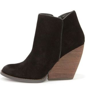 VERY VOLATILE Suede Wedge Ankle Bootie EUC